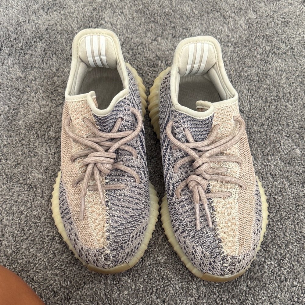 Yezzy Knit Sneakers in Beige and Gray